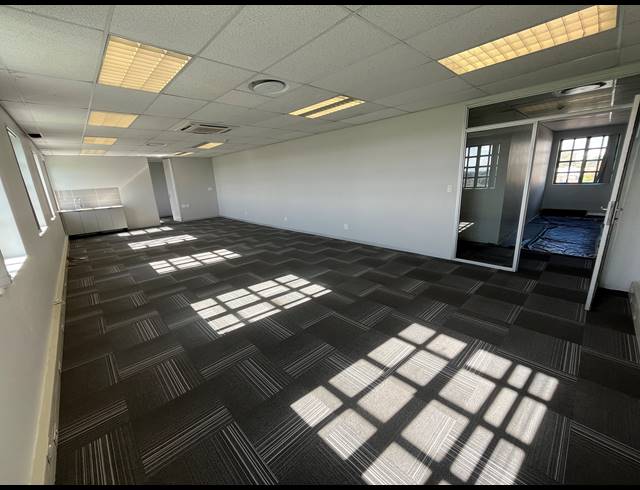 74M² OFFICE TO LET IN CLAREMONT